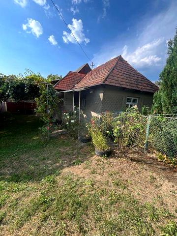 Продається двоповерховий будинок