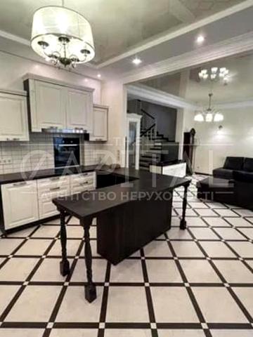 Богатирська вул.