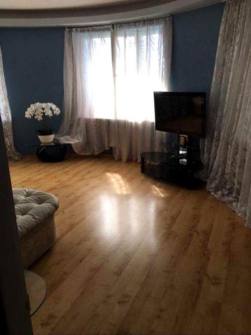 Сдам свою 2 комнатную  квартиру в центре