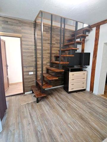 Здається будинок