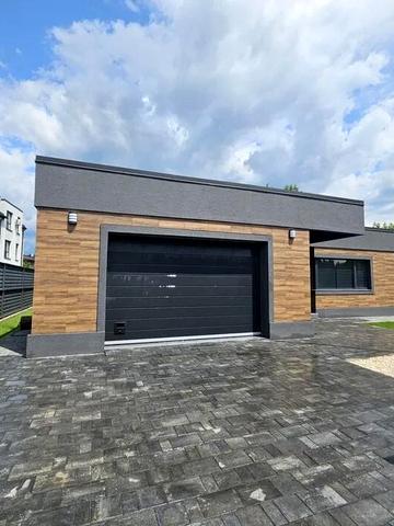 Центральна вул.