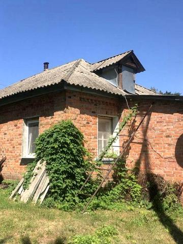 Продам будинок в селищі Недригайлів. Центр.