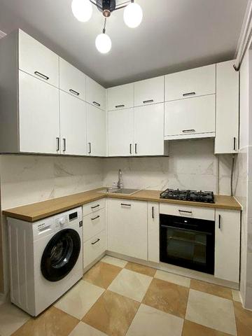 Продається затишна 1-кімнатна квартира з технікою, гаражем та підвалом