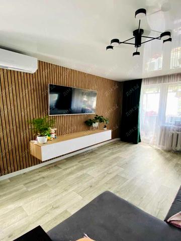 Кузьми Скрябіна вул. (Курчатова), 5