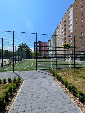 Богдана Хмельницького вул., 57д