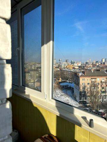 Володимира Антоновича вул. (Свердлова), 4