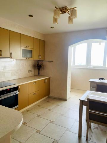 Милославська вул., 16