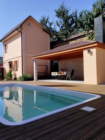 Камышевая, 6