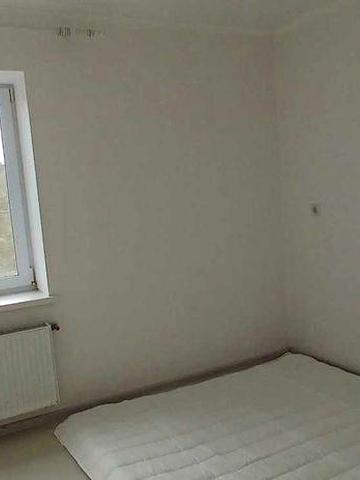 Красивий будинок в Старих Петрівцях, 18  км від Києва, 6 спалень.