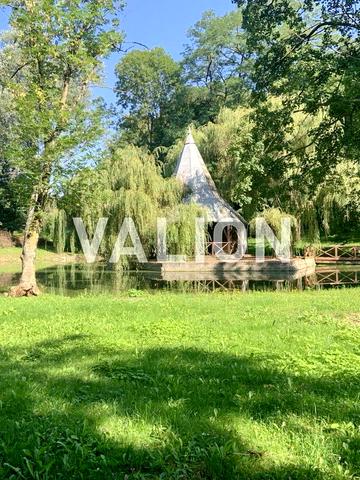 Незалежності, 126