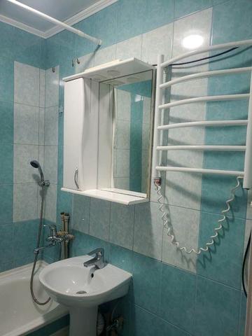 Здається 2 кімнатна квартра район 5/5