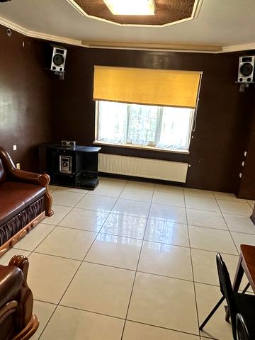 Козацька вул., 8