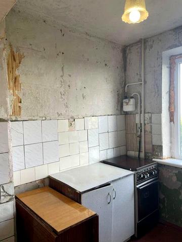 Продам 2х кімнатну квартиру на 4 мікрорайоні. 6/9 єтаж.