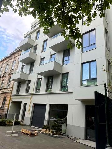 Євгена Коновальця вул. (), 21