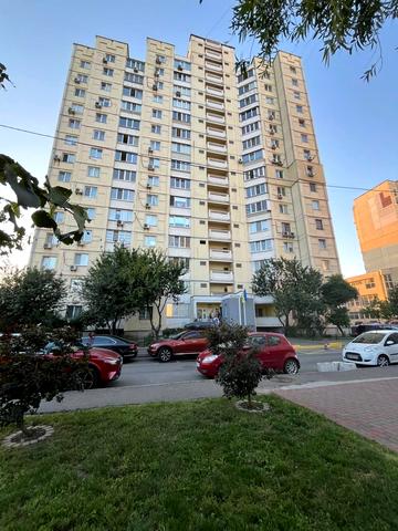 Федора Ернста вул., 6