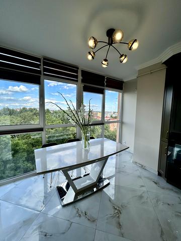 Рівненська вул., 12-Б