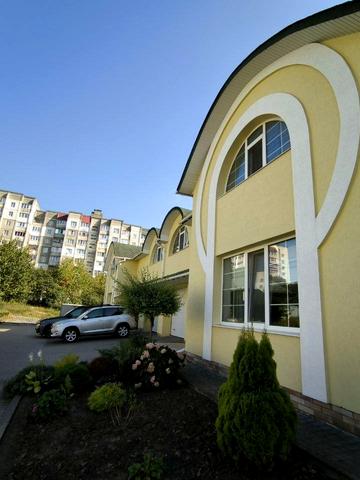 Степана Бандери вул., 82/2