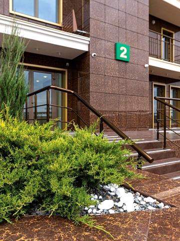 Перлинна вул., 1б