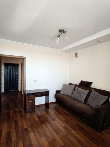 Юності вул., 3