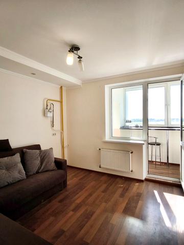 Юності вул., 3