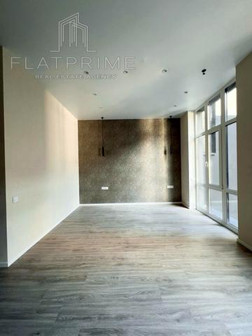 Юності вул., 4