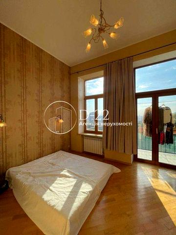 Царський будинок у центрі Києва Тарасівська 6а простір для творчих люд