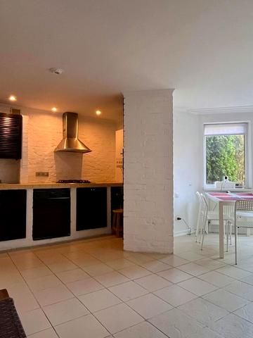 Яцютівка вул., 22