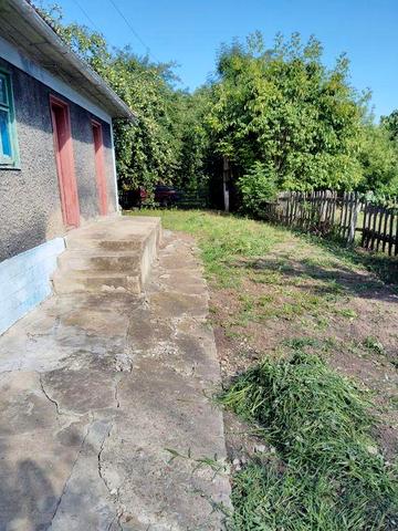Продам будинок в селі Княгинен.Всі деталі за телефоном.