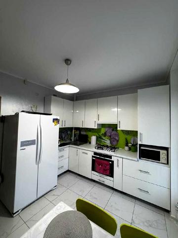 Пасічна вул., 169