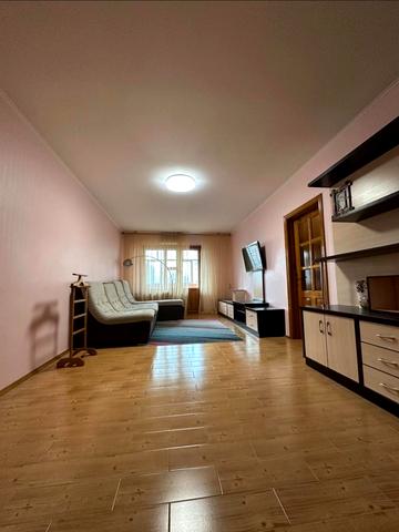 Срібнокільська вул., 1/2