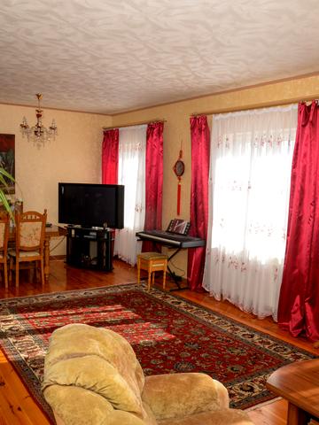 Центральна вул.