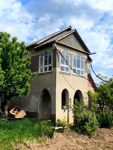 Дачний будинок з землею