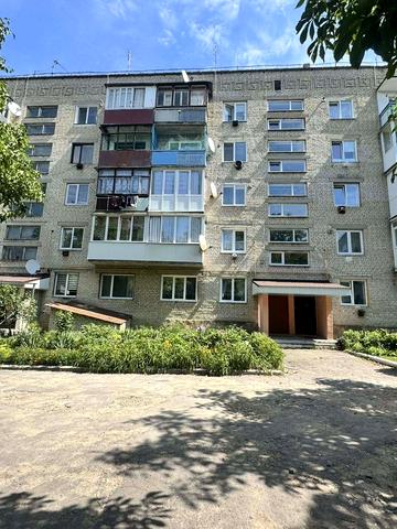 3-й Мікрорайон вул., 2