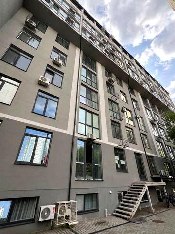 Продаж квартири- студіі біля метро ЖК Метро парк