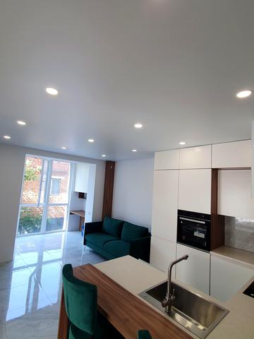 Весела вул., 35