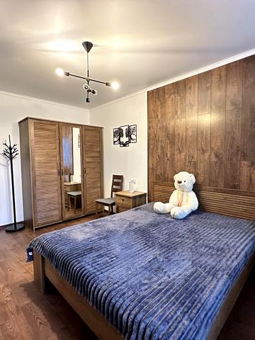 Курсанта Єськова вул., 14-Б