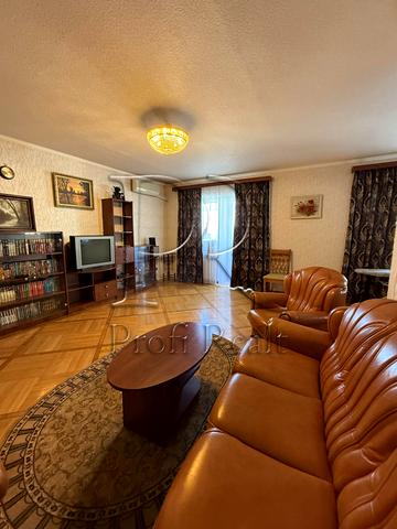 Володимира Івасюка просп. (Героїв Сталінграду), 18-А