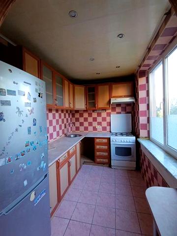 У порога метро Студенческая!Продам 3х к. квартиру Валентиновская 23Е