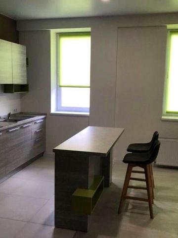 Продаж від власника 83 м2 на Радищева (Гарвіс), брама