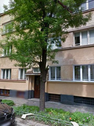 Снопківська вул., 15