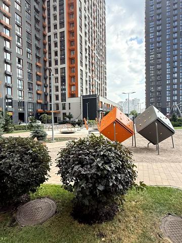 Дніпровська набережна вул., 18-А
