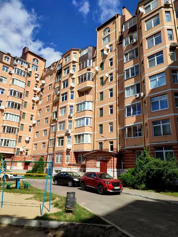 Вячеслава Чорновола вул., 44