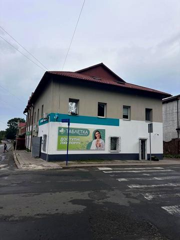 Тараса Шевченка вул., 1