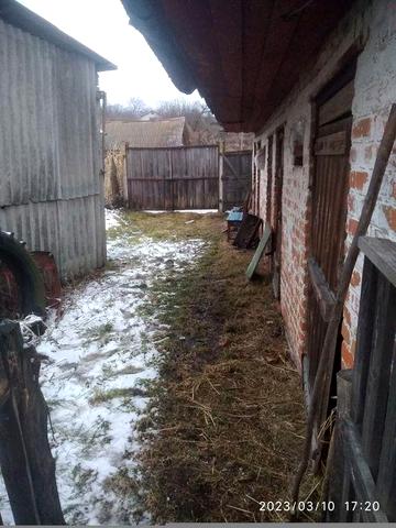 Гарний будинок в мальовничому селі...