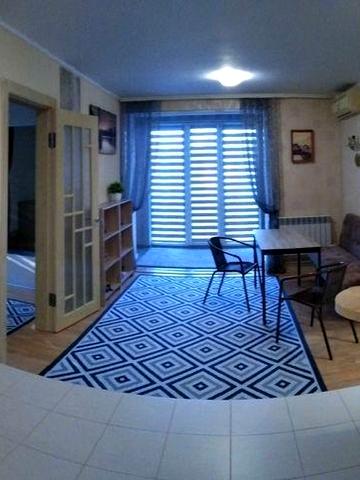 Продам квартиру 100 м2. в центре г. Карловка