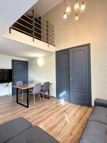 Без комиссии.Сдам трехкомнатную квартиру на Дерибасовской