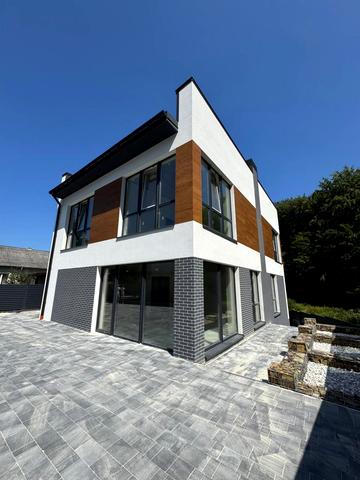 Миколи Голубця вул. (), 122