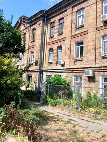 Донорська вул. (Слепнева), 1