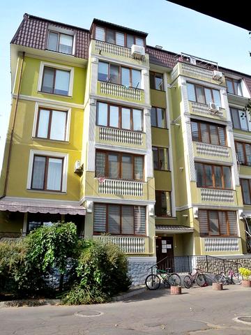 Таїрова вул., 6