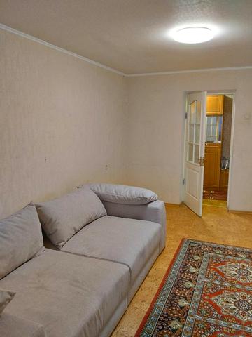 Юрія Кондратюка вул. (Комунарівська), 16